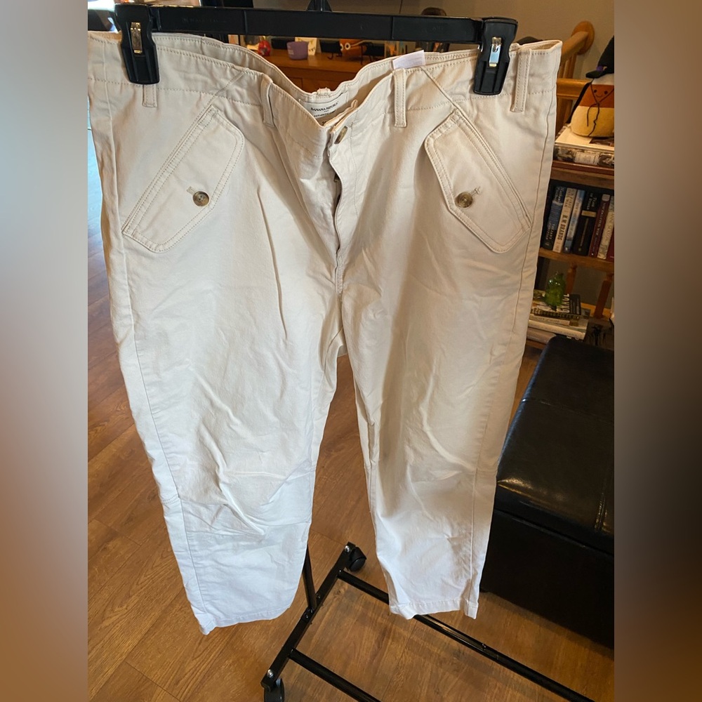 Banana Republic Women’s Light Tan Chinos